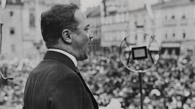 "Engelbert Dollfuß - Diktator im Kanzleramt": Engelbert Dollfuß bei einer Anti-Nazi-Rede in St. Pölten, 09.07.1933