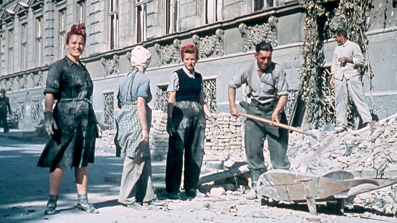 "Menschen & Mächte: Heimkehr und Aufbruch": Aufräumarbeiten in Wien 1945
