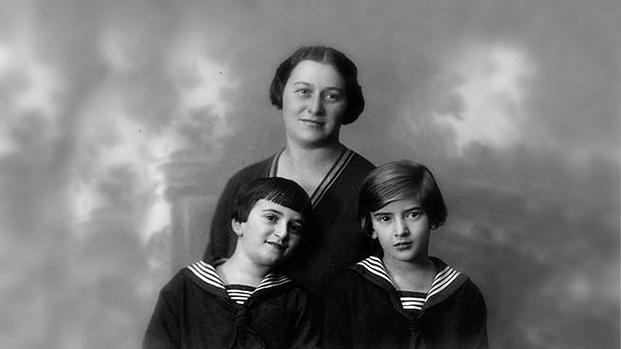 "Ruth Maier - die Anne Frank von Österreich": Ruth Maier mit ihrer Mutter Irma und ihrer Schwester Judith