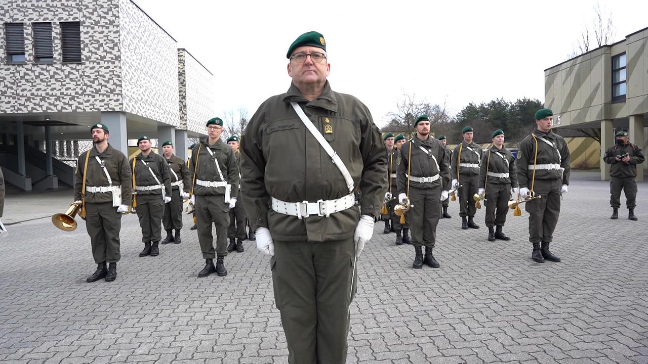 "Menschen & Mächte: Still gestanden": Bundesheersoldaten