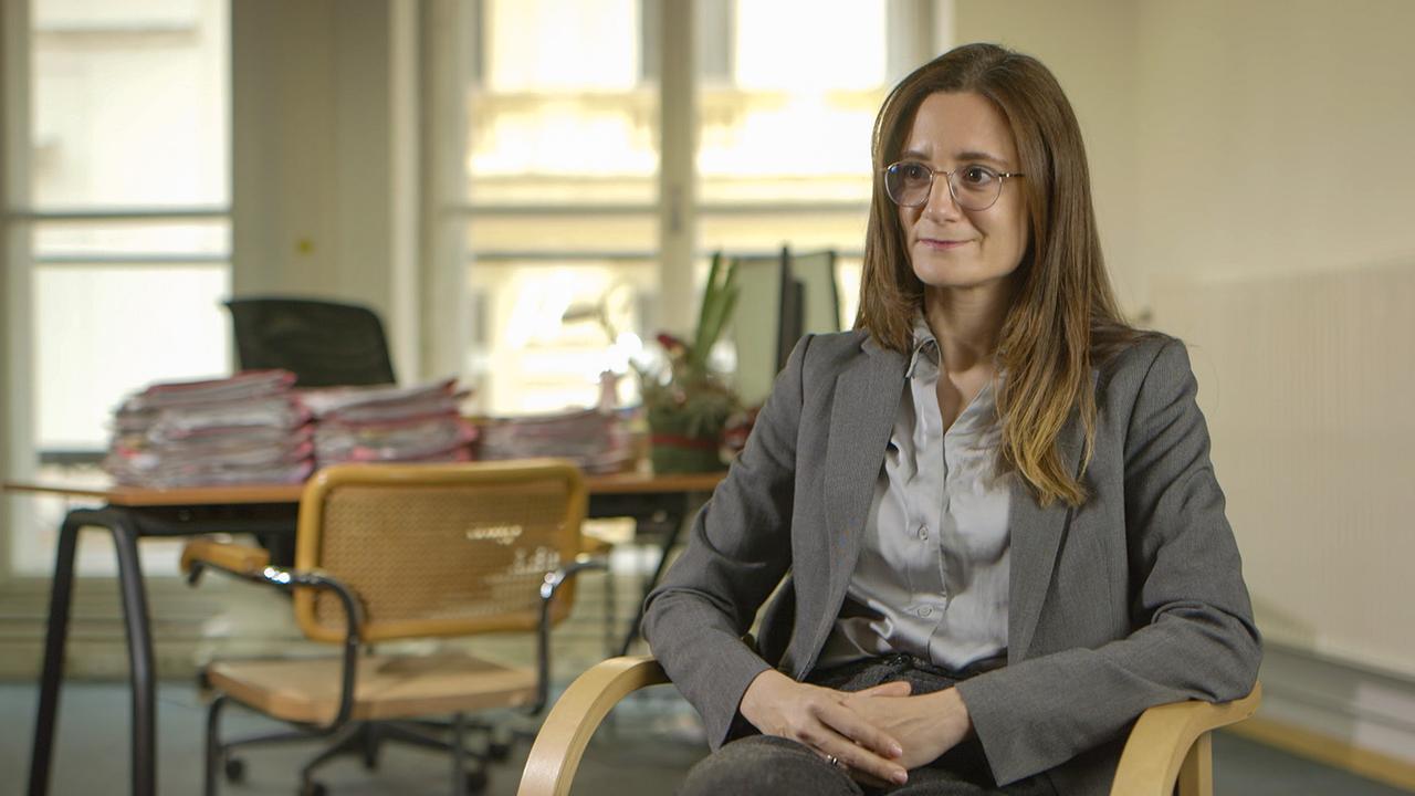 "Wer liebt, tötet nicht. Gewalt gegen Frauen": Interview mit Anwältin Sonja Aziz.