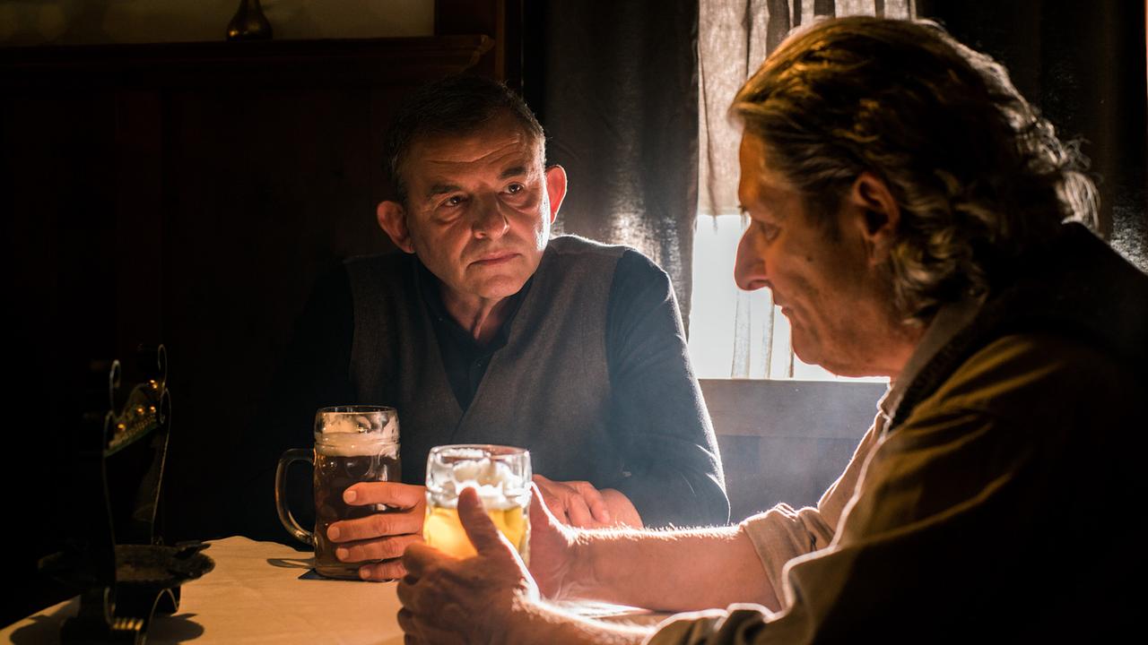 Unternehmer Brunner macht dem Bürgermeister von Mordach eine Ansage.