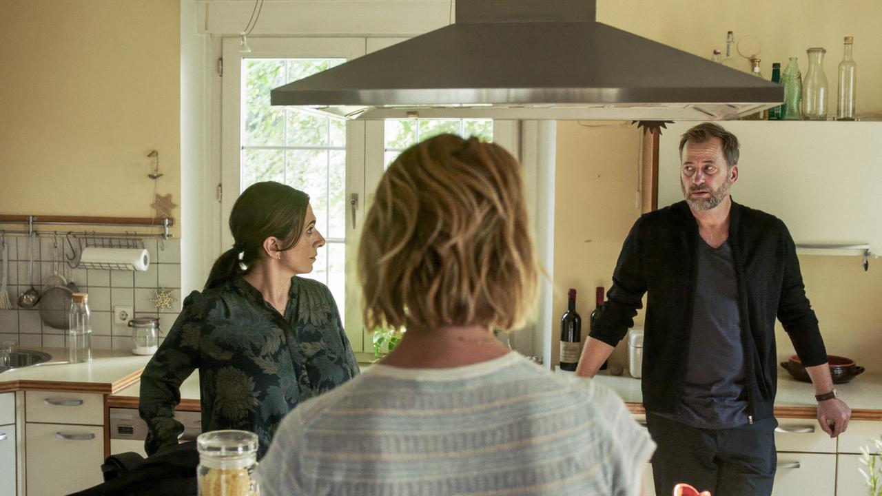 Kriminalkommissarin Doro Beitinger muss herausfinden, ob Witwer Udo Spranger und die Geschäftspartnerin der Toten, Gülay Aksoy, unter einer Decke stecken.