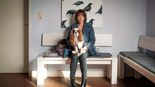 © ORF/Degeto/NDR/Sandra Hoever Im Bild: Jaschka Lämmert (Natalja Behring / Elena Soljenko).