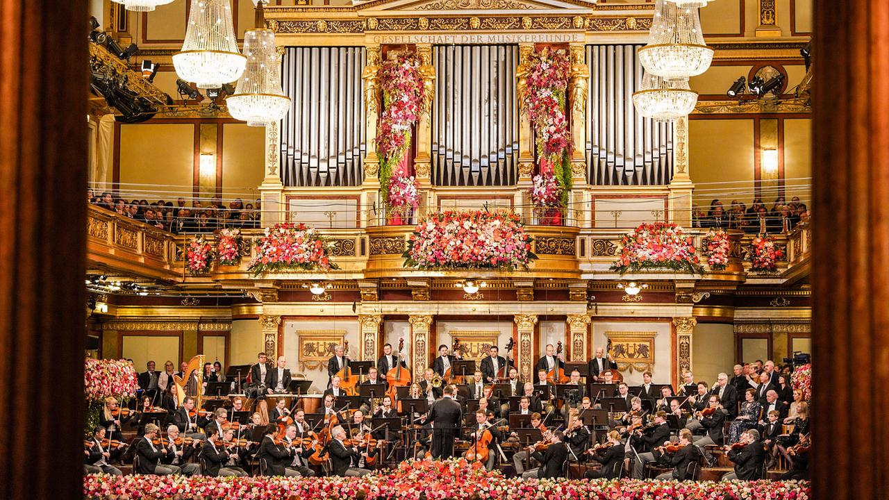 © ORF/Roman Zach-Kiesling Die Wiener Philharmoniker im Goldenen Saal des Wiener Musikvereins