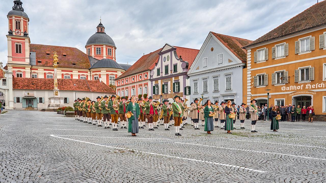 "Österreich vom Feinsten: Steiermark – Rund um die Pöllauer Hirschbirne": Die Musikkapelle Pöllau und die Trachtenkapelle Pöllauberg