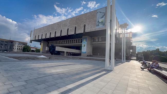 Opernhaus im Bunker - Tanzen in Zeiten des Krieges