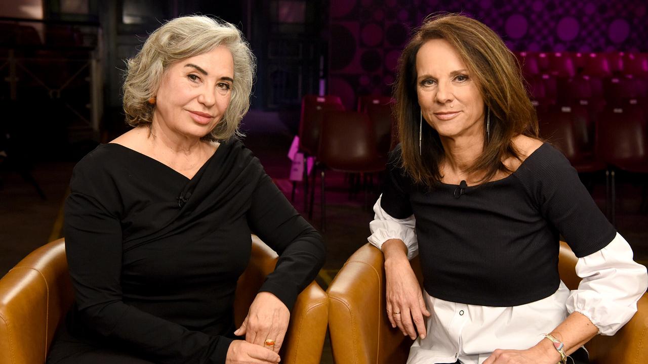 © ORF/Hubert Mican "Vera" am 10.11.2023: Brigitte Karner, Vera Russwurm