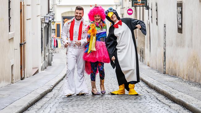 "Wos sullst mochn außer lochn - Der Faschingsumzug aus Graz": Thomas Seidl, Sigrid Maurer, Florian Prates