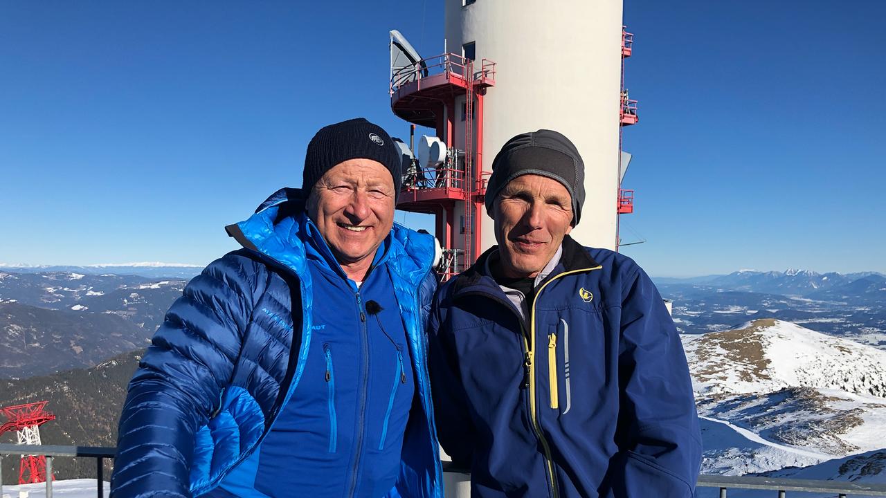 Harry Prünster besucht Wetterwart Robert Jonach auf der Station auf dem Dobratsch.