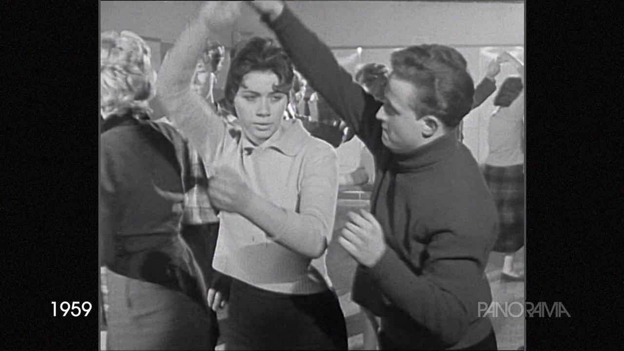 Am Bild aus dem Jahr 1959 sind tanzende Paare zu sehen.