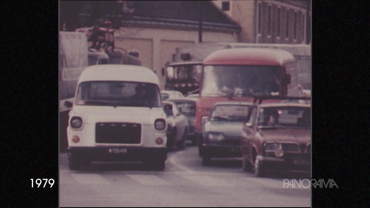 © ORF Am Bild aus dem Jahr 1979 sind Autokolonnen auf einer mehrspurigen Straße zu sehen.