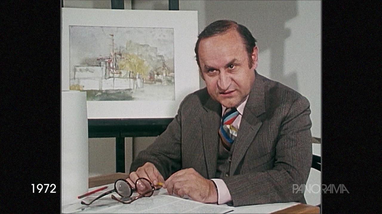 © ORF Am Bild aus dem Jahr 1972 ist Gustav Peichl. Er sitzt vor einem Bild mit dem Entwurf für die ORF Landesstudios.