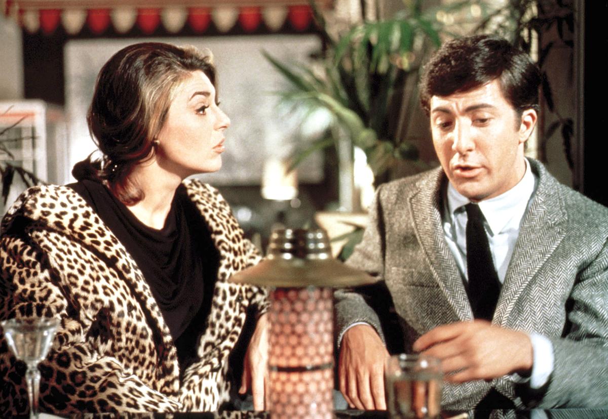 Im Bild: Benjamin Braddock (Dustin Hoffman) trifft sich zu einem Rendevouz mit Mrs. Robinson (Anne Bancroft).