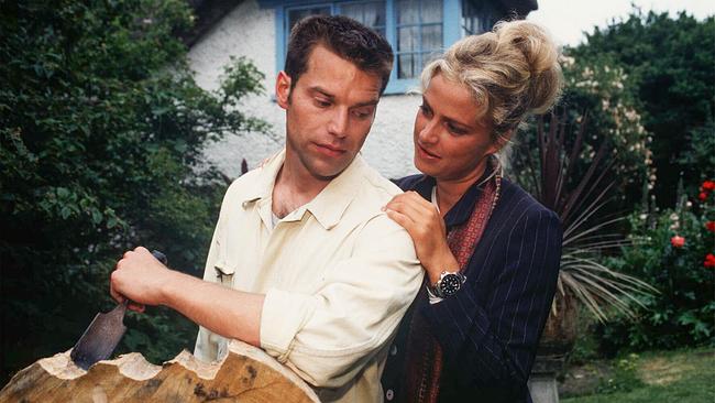 © ORF/ZDF Rebecca redet Ben zu.