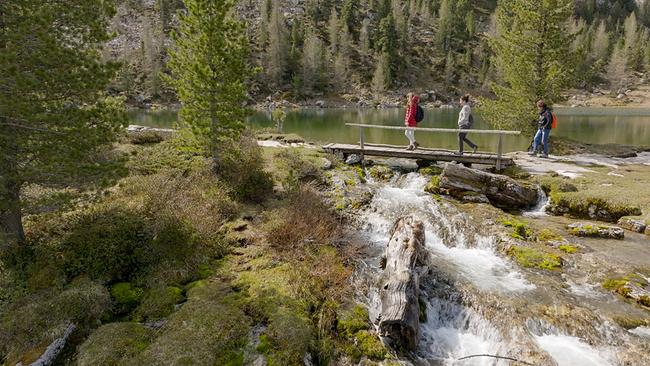 Sagenhaftes Ladinien - Kleine Heimat, große Welt - Am Pragser Wildsee.