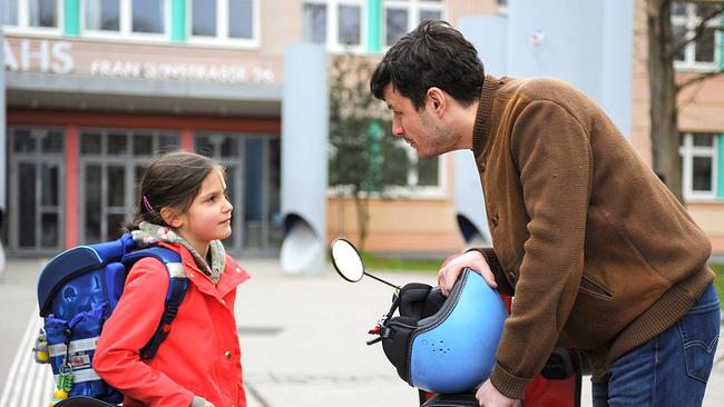 © ORF/Beta Film/ARD/Degeto Im Bild: Allegra Tinnefeld (Lilia), Manuel Rubey (Jarek).