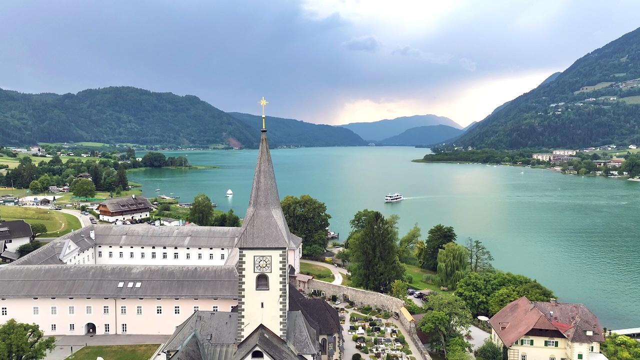 © ORF/Landesstudio Kärnten Blick auf Stift Ossiach und dem Ossiacher See