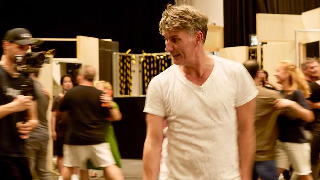 © ORF/MusikTheater an der Wien/Peter M. Mayr Stefan Herheim (Inszenierung und Bühne), Arnold Schoenberg Chor, Kamerateam