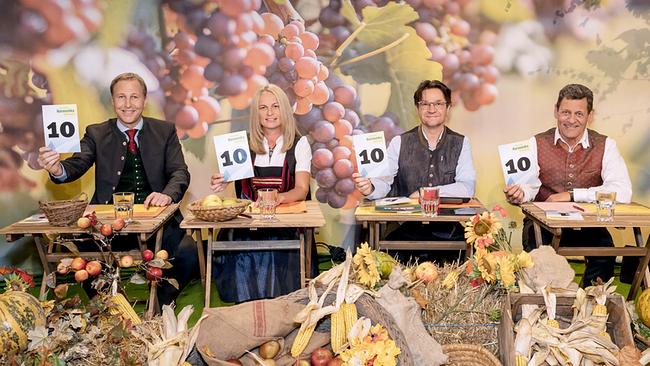 Steirischer Harmonikawettbewerb - Jury: Christian Hartl (Volksmusiklehrer und Musikschuldirektor), Christine Gutzelnig (Radio Steiermark-Volkskulturmoderatorin), Karl Lenz (Radio Steiermark-Volkskulturmoderator) und Franz Posch (Moderator „Mei liabste Weis“)