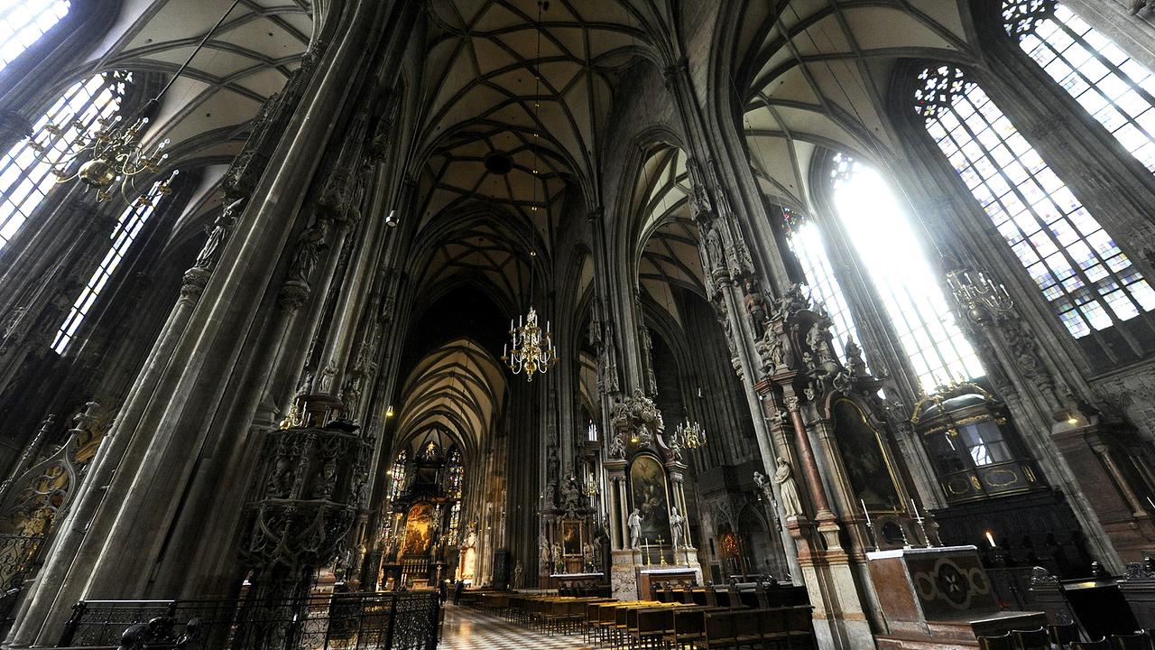 © APA/HERBERT PFARRHOFER Innenansicht des Wiener Stephansdoms aufgenommen am Mittwoch, 4. Februar 2015, in Wien.