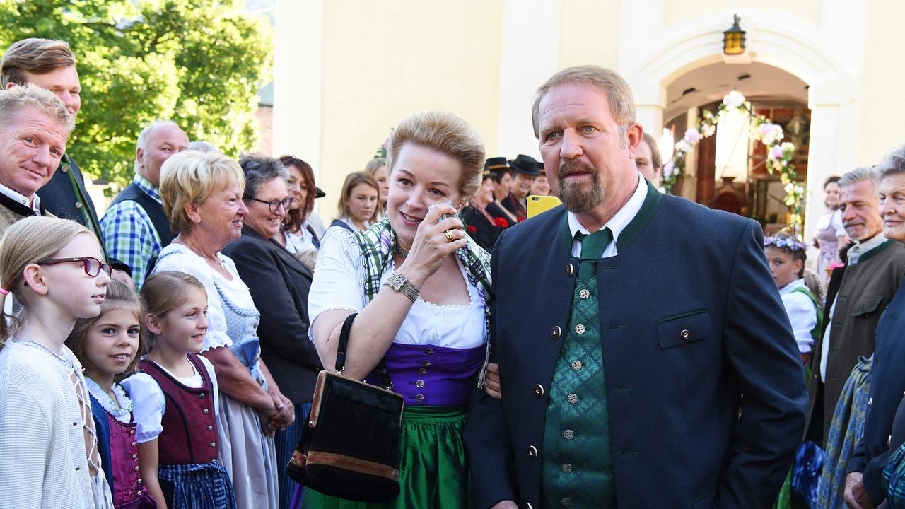 Im Bild: Inge (Petra Morzé) und ihr Mann Joseph Pirnegger (Harald Krassnitzer) auf der Hochzeit ihres Sohnes Peter.