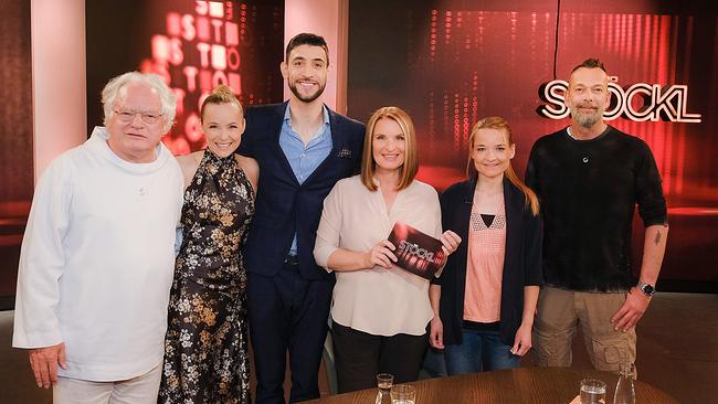 Pater Johannes Pausch, Missy May, Dimitar Stefanin, Barbara Stöckl, Esther Fellhofer und Robert Kratky