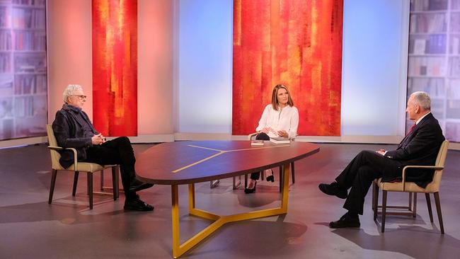 © ORF/Günther Pichlkostner André Heller, Barbara Stöckl und Johannes Huber sitzen um den Studiotisch