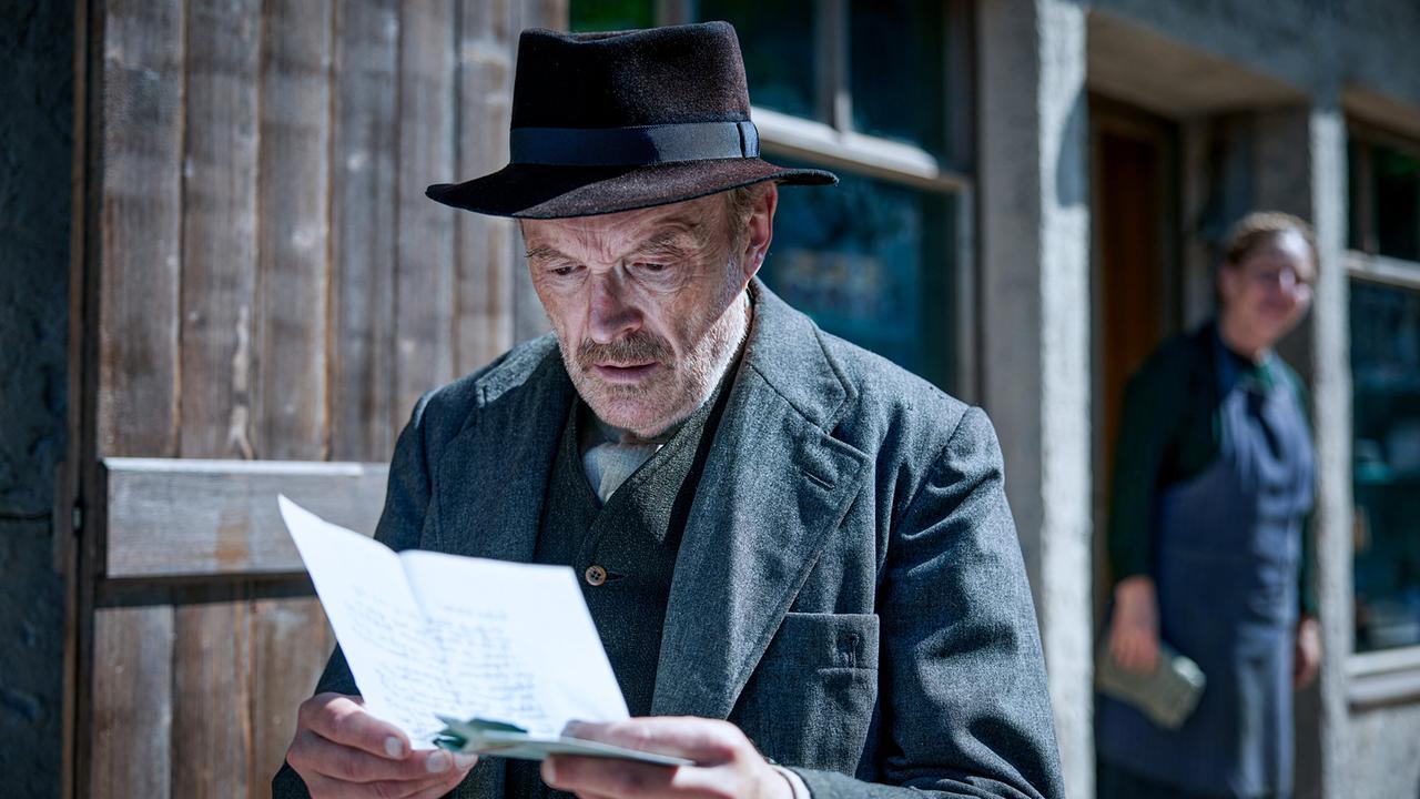 "Sturm kommt auf (1/2)":  Josef Hader (Julius Kraus), Susi Stach (Anna Stelzinger)