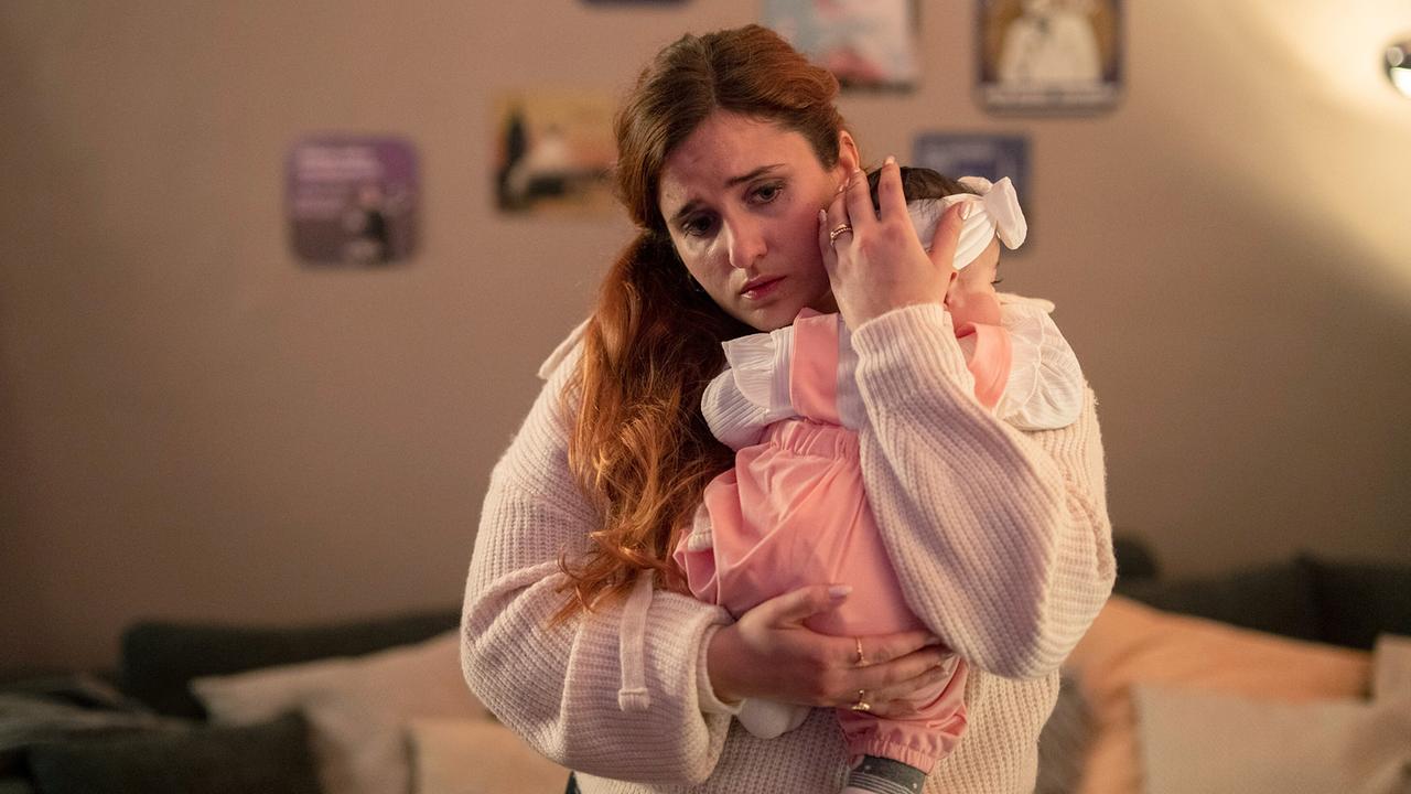 "Tatort: Cash": Alles hätte so schön werden können. Ihr erstes Baby, die große Wohnung. Doch dann musste Gülay Becker (Samira Yildiz) schmerzhaft feststellen, dass auf ihren Mann Lukas kein Verlass war.