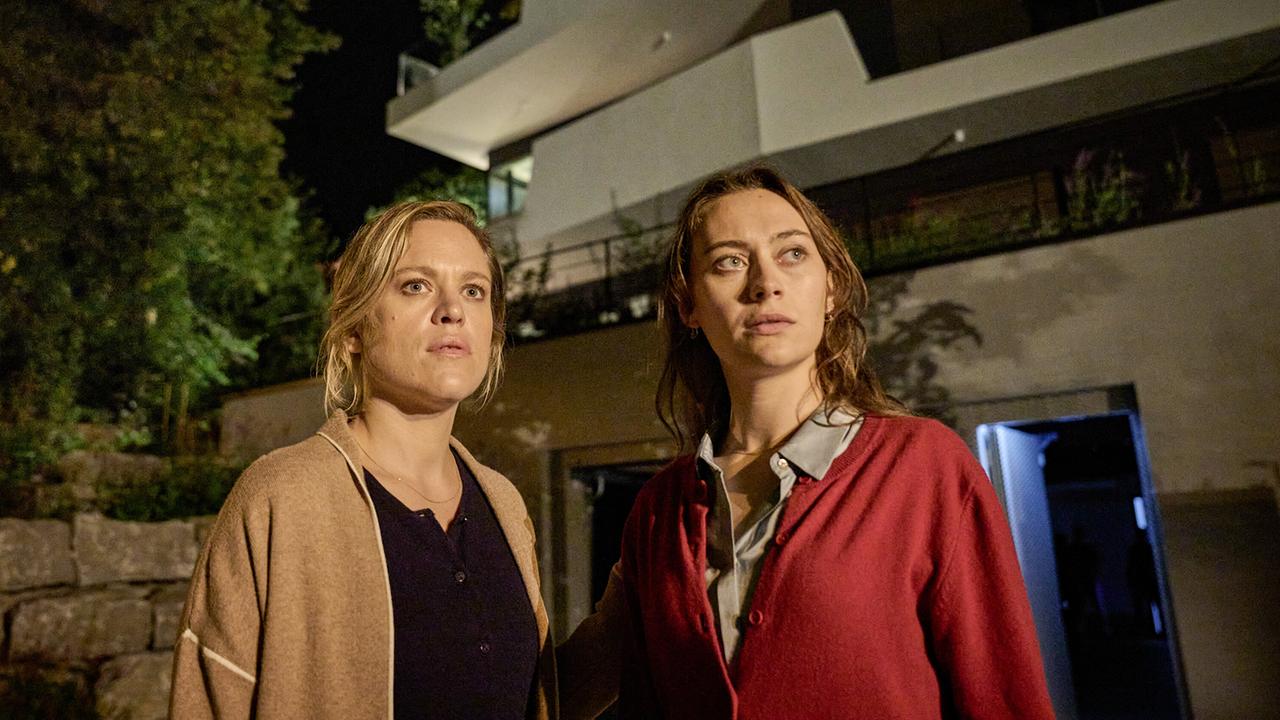 "Tatort: Trotzdem": Maria Kranz (Anne Haug) und ihre Schwester Lisa Kranz (Mercedes Müller)