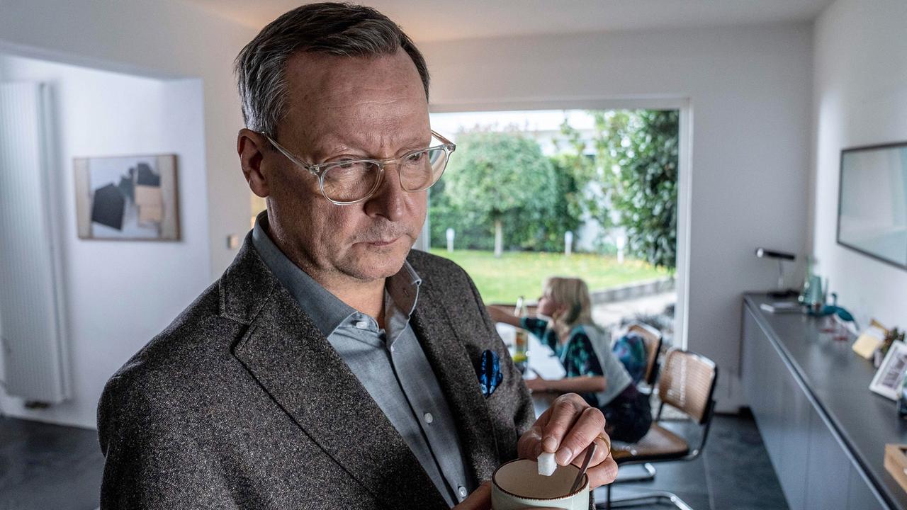 "Tatort: Es grünt so grün, wenn Frankfurts Berge blüh’n": Matthias Brandt (Tristan Grünfels), Maja Bons (Senta Grünfels)