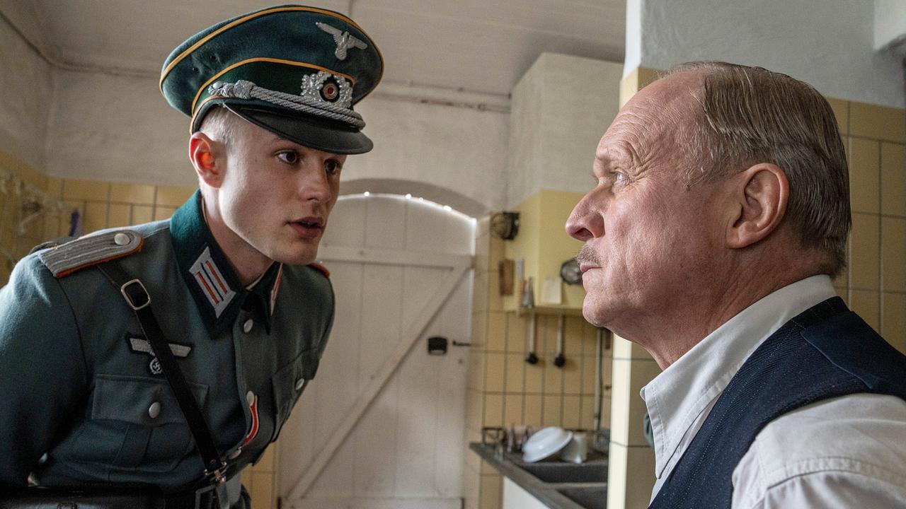 "Tatort: Murot und das 1000-jährige Reich": Hagen von Strelow (Ludwig Simon) und Kommissar Rother (Ulrich Tukur)