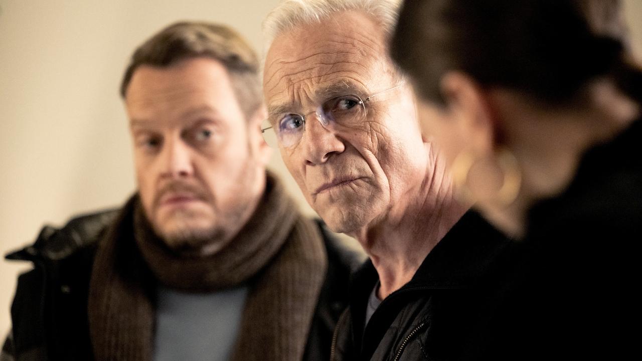 "Tatort: Restschuld": Kommissar Norbert Jütte (Roland Riebeling), Kommissar Max Ballauf (Klaus J. Behrendt), Milena Ilic (Olga Prokot)