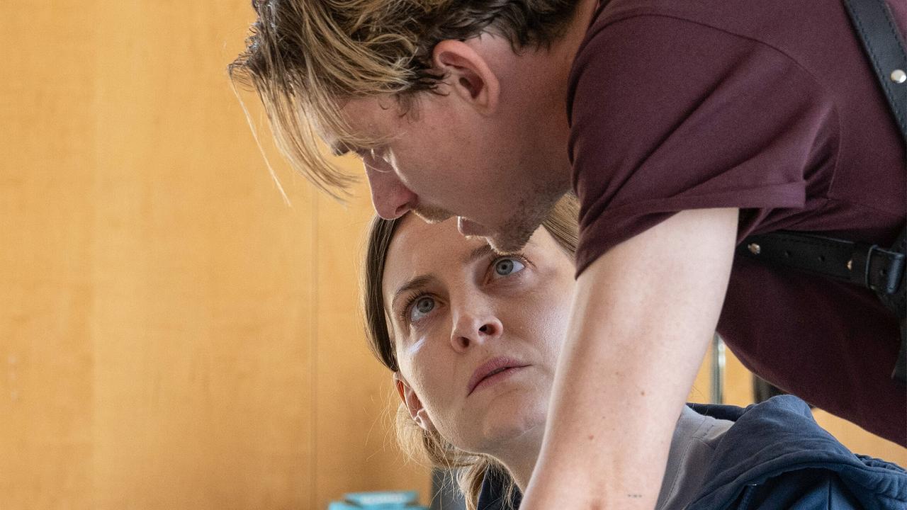 "Tatort: Das Ende der Nacht": Hauptkommissarin Pia Heinrich (Ines Marie Westernströer) und Hauptkommissar Adam Schürk (Daniel Sträßer).