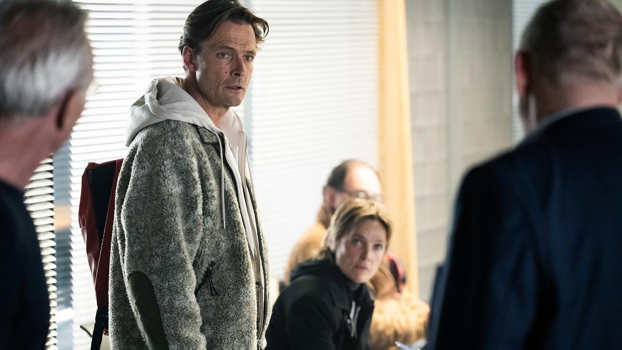 "Tatort: Colonius": Vorgeladen – Früher waren Réne (Andreas Pietschmann, links), Meike (Karoline Eichhorn) und Christian (Thomas Loibl) Freunde. Heute haben sie sich nichts mehr zu sagen.