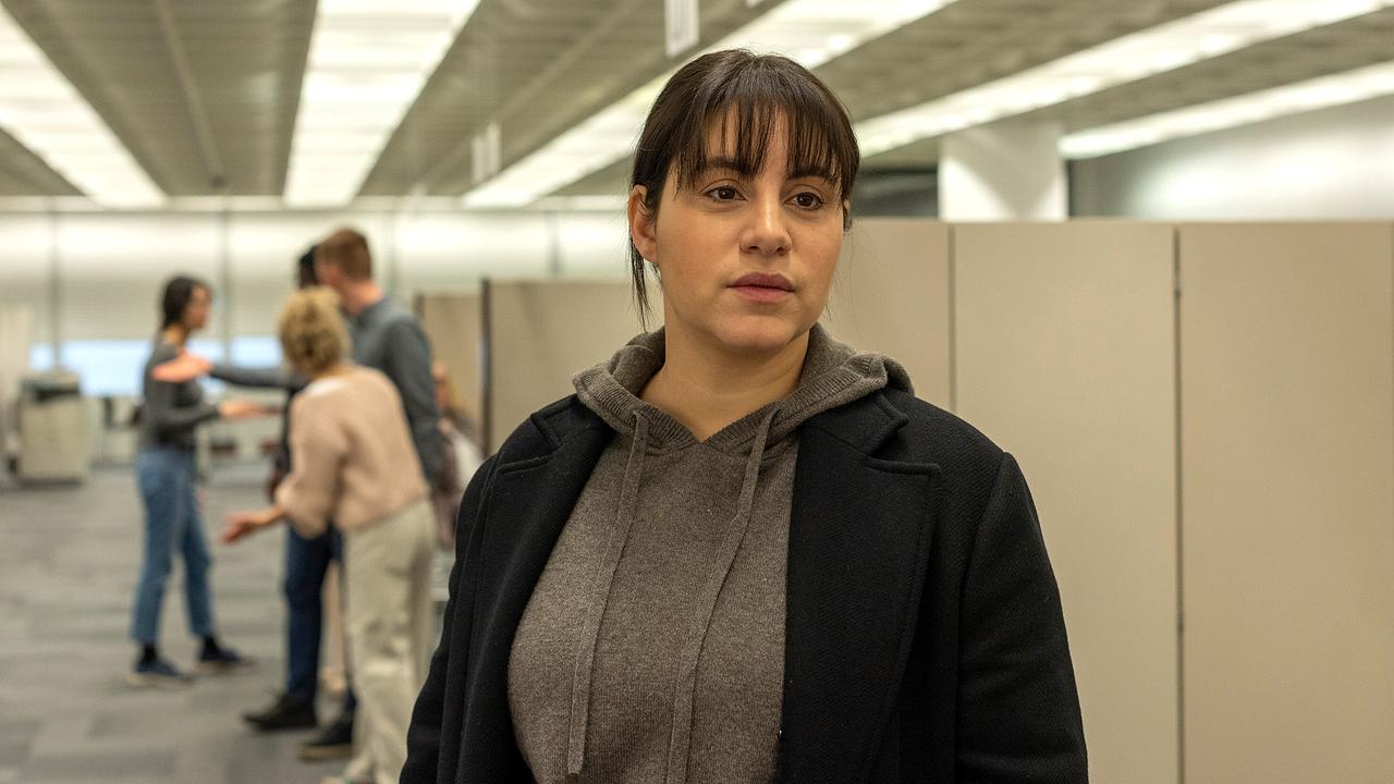 "Tatort: Borowski und das Haupt der Medusa": Chaos im Bürgeramt: Wie konnte es zum Blackout kommen? Kommissarin Mila Sahin (Almila Bagriacik) ermittelt.