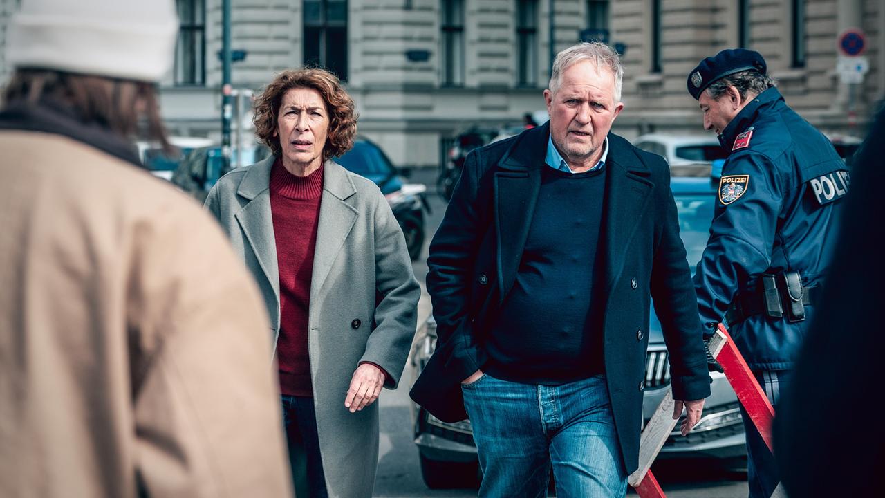 "Tatort – Wir sind nicht zu fassen": Christina Scherrer (Meret Schande), Adele Neuhauser (Bibi Fellner), Harald Krassnitzer (Moritz Eisner)