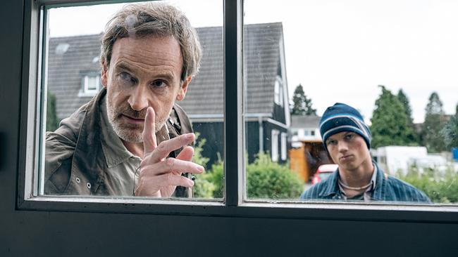 "Tatort: Feuer": Hauptkommissar Peter Faber (Jörg Hartmann) und Finn Gebken (Caspar Hoffman), Sohn der toten Meike Gebken.