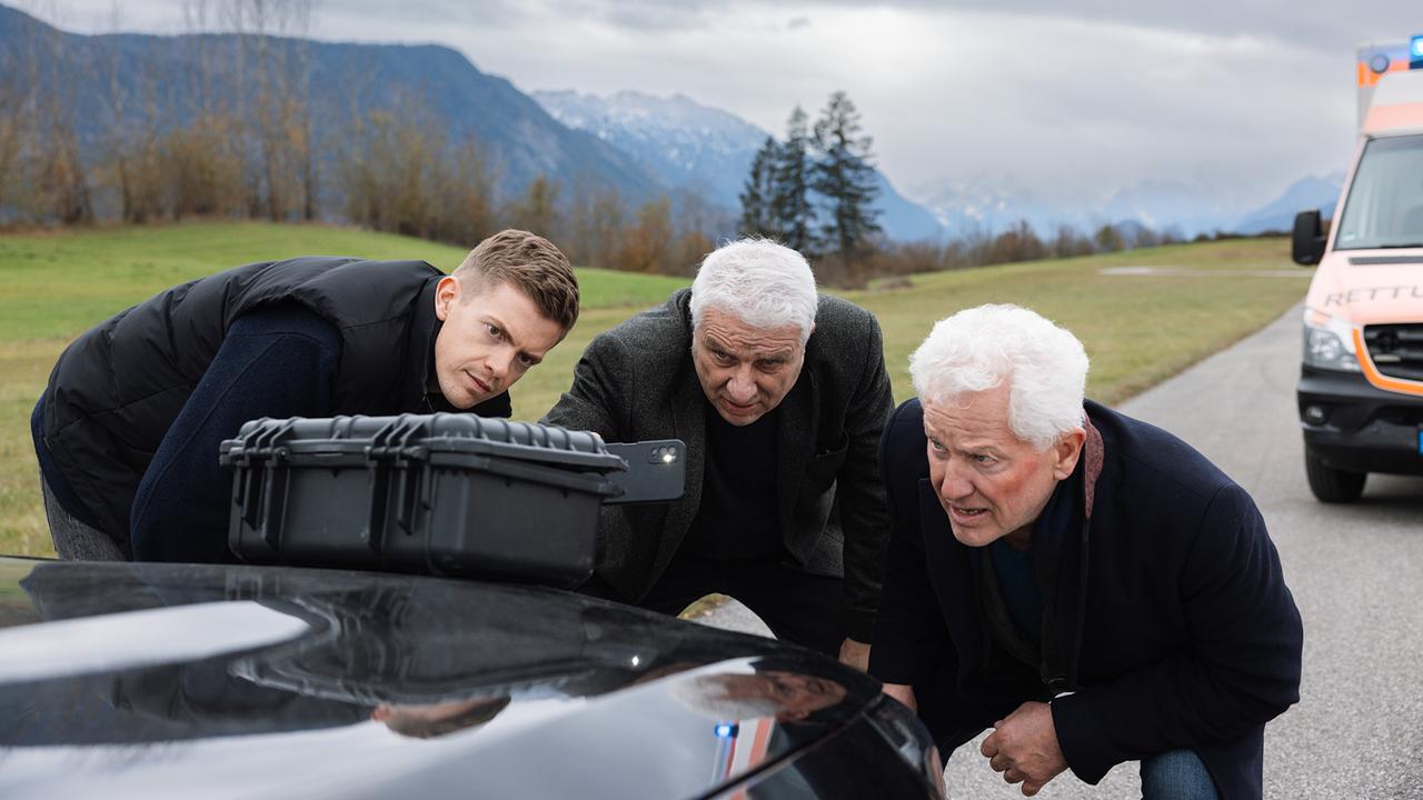 "Tatort: Zugzwang": Ferdinand Hofer (Kalli Hammermann), Udo Wachtveitl (Franz Leitmayr), Miroslav Nemec (Ivo Batic)