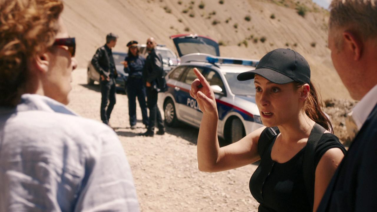 "Tatort – Verschwörung": Adele Neuhauser (Bibi Fellner), Christina Scherrer (Meret Schande), Harald Krassnitzer (Moritz Eisner)