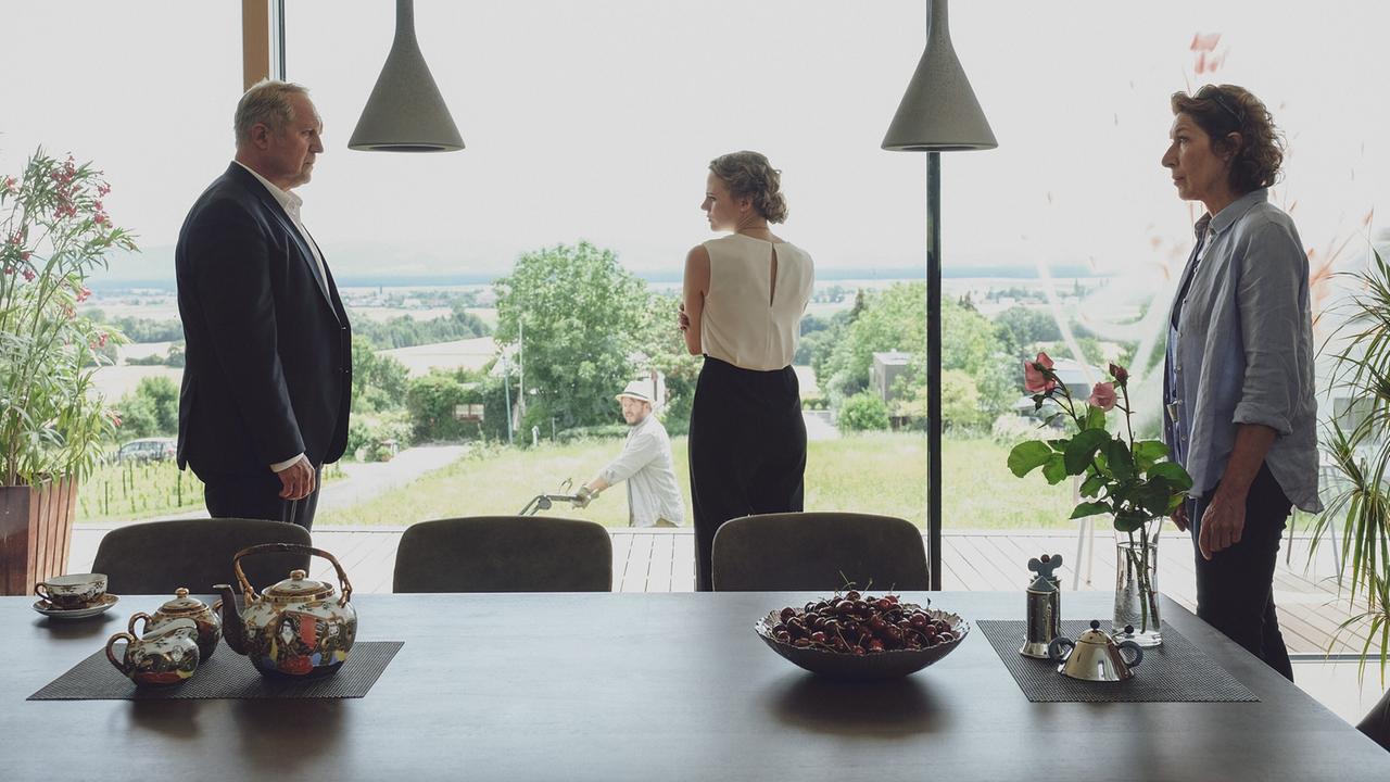 "Tatort – Verschwörung": Harald Krassnitzer (Moritz Eisner), Lili Epply (Elisabeth Wagner), Adele Neuhauser (Bibi Fellner)