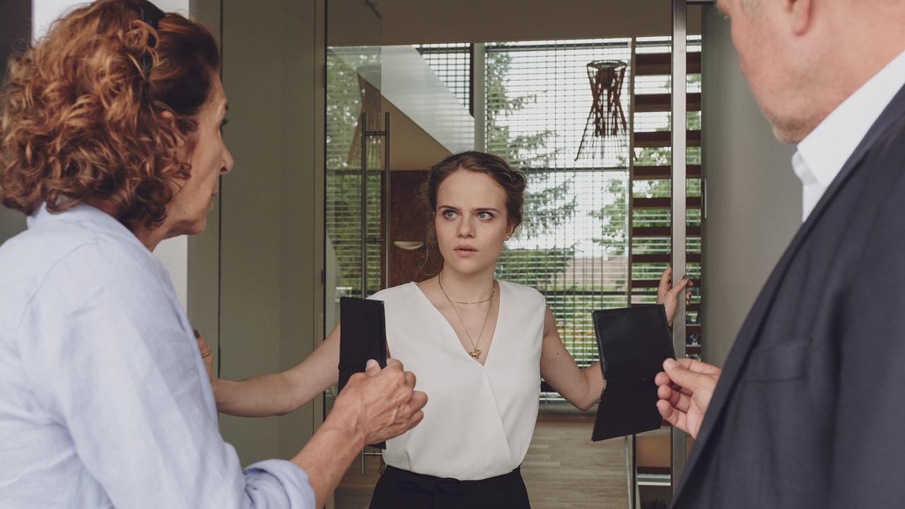 "Tatort – Verschwörung": Adele Neuhauser (Bibi Fellner), Lili Epply (Elisabeth Wagner), Harald Krassnitzer (Moritz Eisner)
