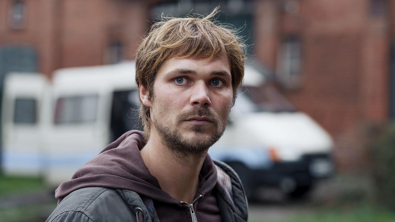 "Tatort: Letzte Ernte": Sven Feldhusens (Henning Flüsloh) Bio-Apfelhof unterliegt strengen Richtlinien des Bioverbandes.