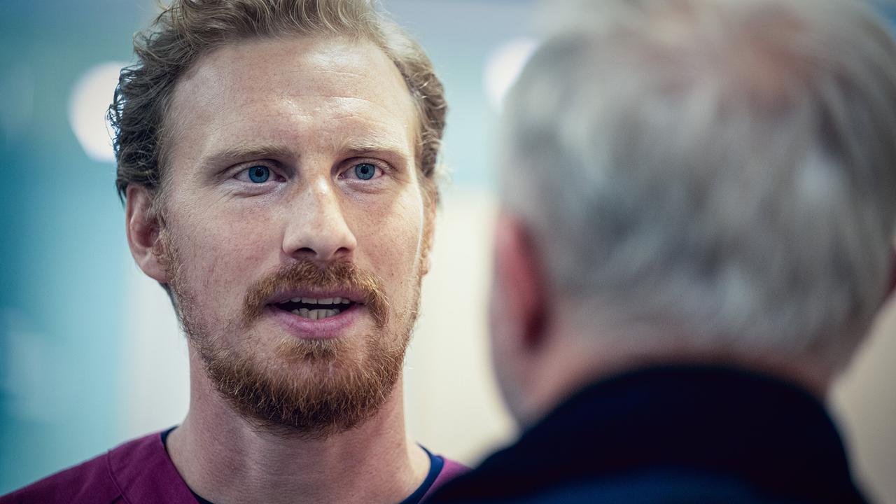 Nahaufnahme von Horst Windisch im Gespräch mit Moritz Eisner