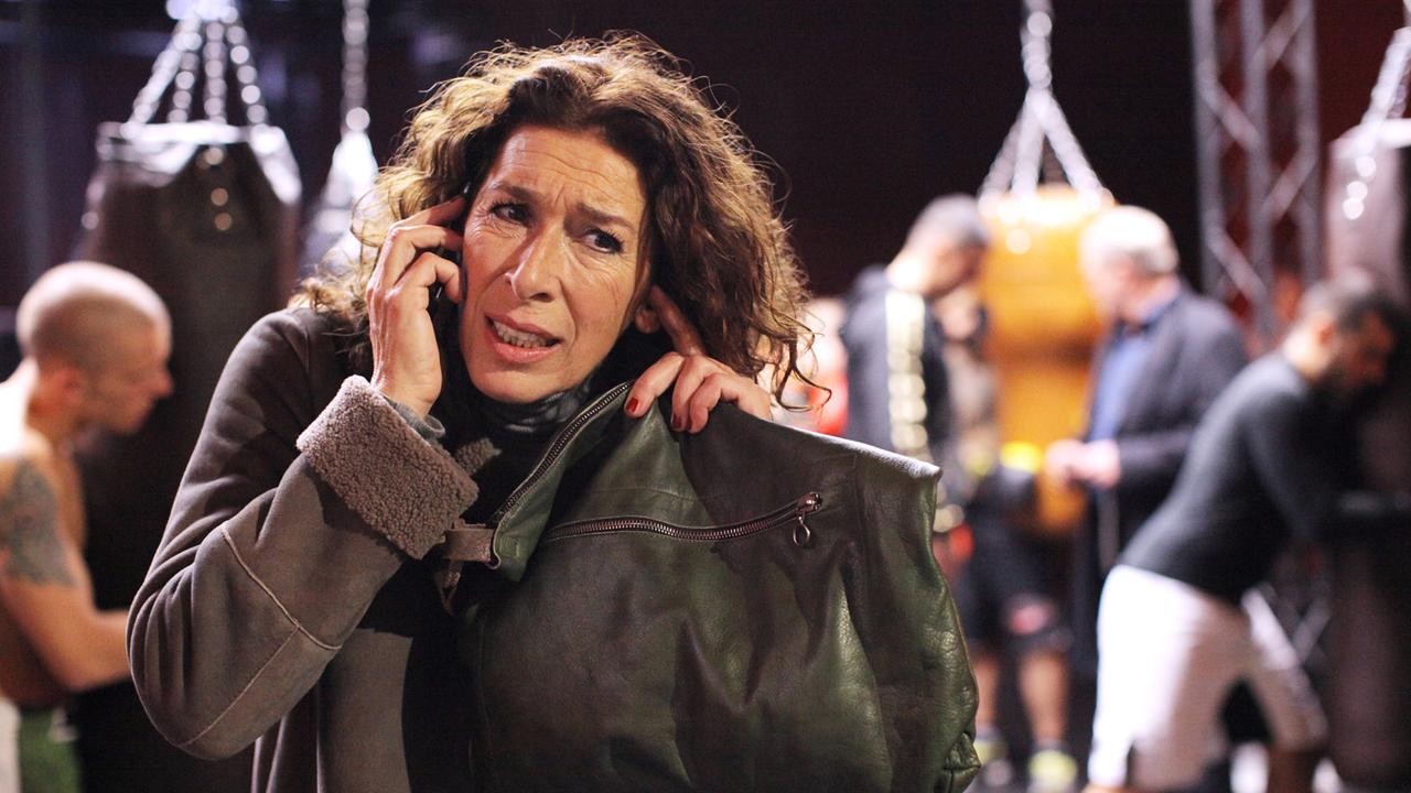 "Tatort - Angezählt": Bibi Fellner (Adele Neuhauser) erhält die Nachricht vom Tod des Brandopfers.