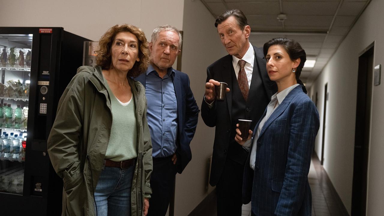 "Tatort - Azra": Adele Neuhauser (Bibi Fellner), Harald Krassnitzer (Moritz Eisner), Hubert Kramar (Ernst Rauter), Zeynep Buyrac (Eva Brunner)