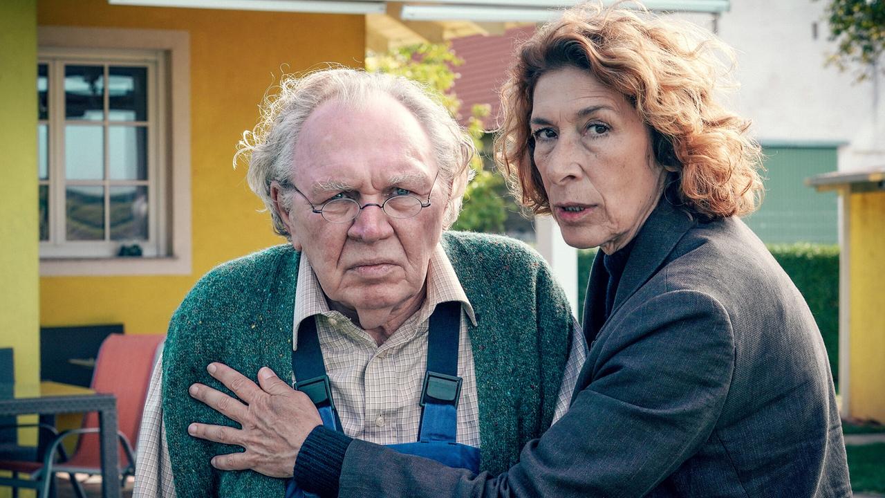 "Tatort - Bauernsterben": Haymon Maria Buttinger (Alois Schober), Adele Neuhauser (Bibi Fellner)