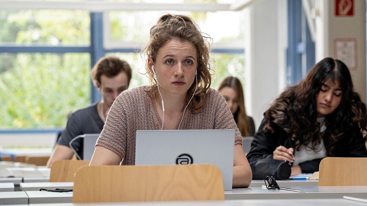 "Tatort: Blind Date": Rosa Münch (Henriette Nagel) studiert Jura.