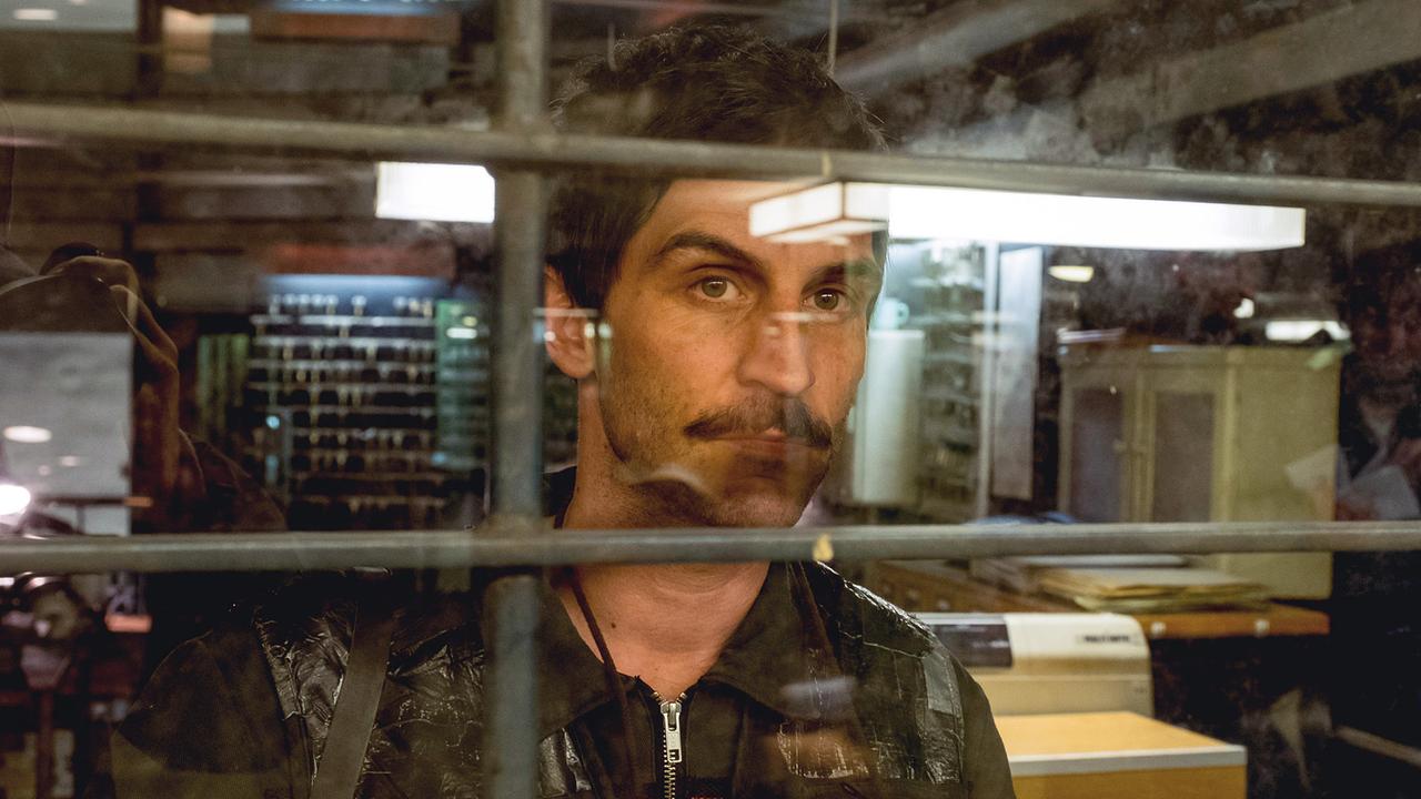 "Tatort: Dein Name sei Harbinger": Seinen Schlüsseldienst in einem U-Bahnhof öffnet Harbinger (Christoph Bach) nur sporadisch.